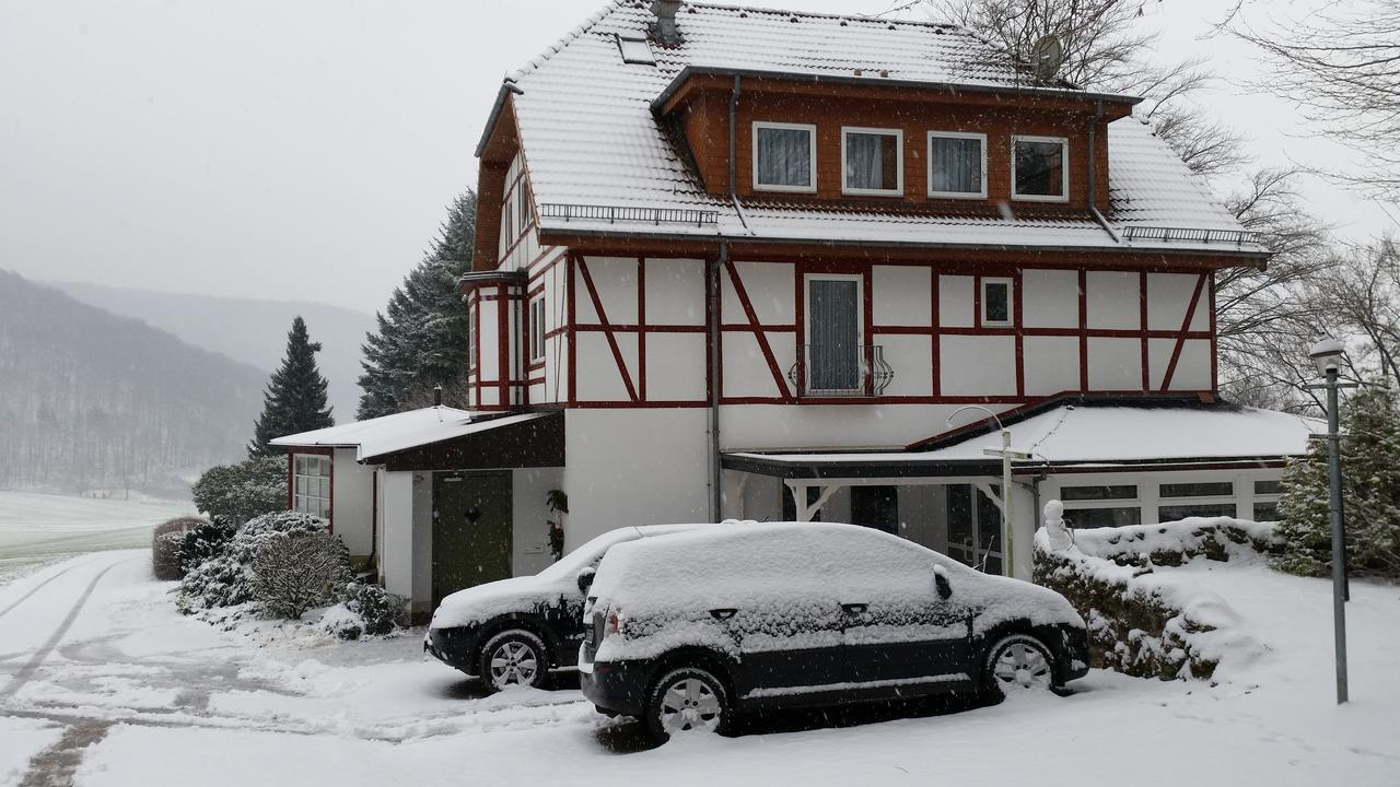 Landgasthaus Zu den Erdfällen Bad Pyrmont Exteriör bild